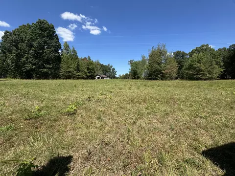 Exterior - 900 Capps Rd, Mcewen, TN 37101 photo 2 of 14