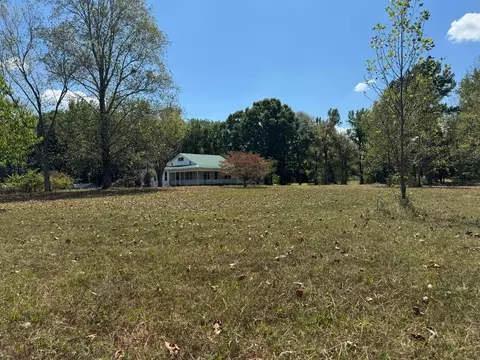 Exterior - 900 Capps Rd, Mcewen, TN 37101 photo 3 of 14