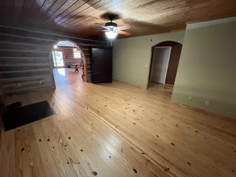 Living - 1139 Finney Rd, Decherd, TN 37324 photo 7 of 8
