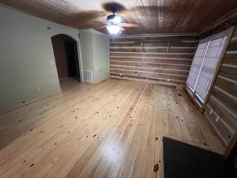 Living - 1139 Finney Rd, Decherd, TN 37324 photo 8 of 8