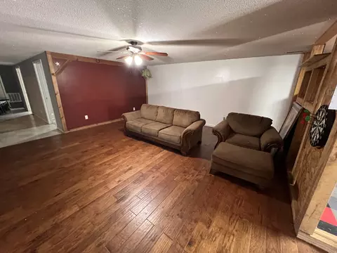 Living - 1139 Finney Rd, Decherd, TN 37324 photo 4 of 8