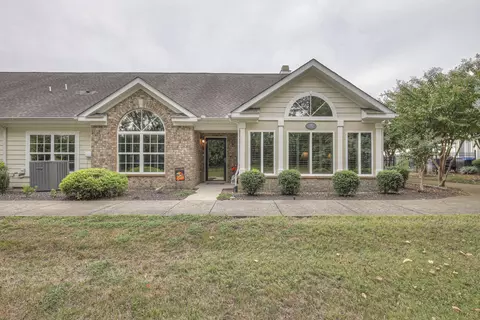 825 S Browns Ln #702, Gallatin, TN 37066