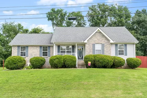 900 Kyle Dr, Clarksville, TN 37043