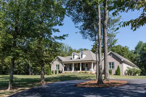 1325 Cherry Blossom Dr, Columbia, TN 38401