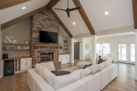 Living - 201 Star Pointer Way, Spring Hill, TN 37174 photo 3 of 3