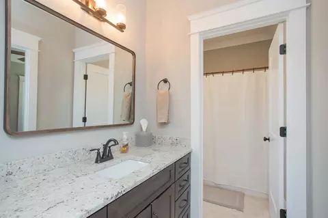 Bath - 201 Star Pointer Way, Spring Hill, TN 37174 photo 3 of 5