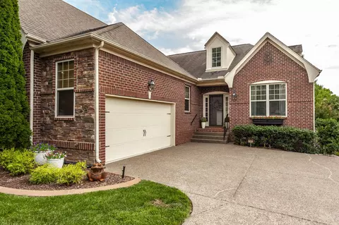 171 Cobbler Cir, Hendersonville, TN 37075