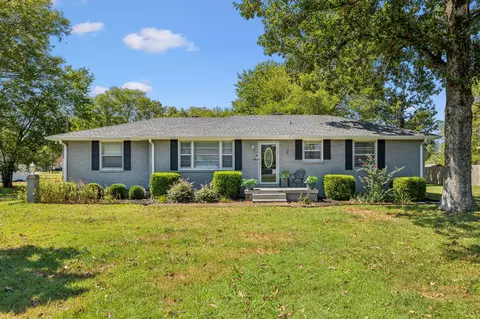 912 Castle Heights Ave, Lebanon, TN 37087