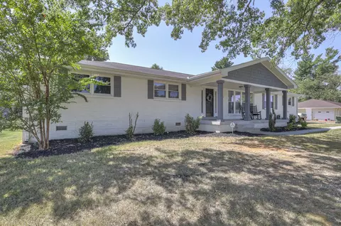 406 Oakdale Dr, Lebanon, TN 37087