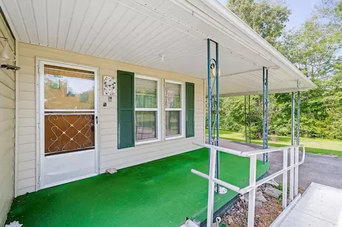 306 Blue Rd, Quebeck, TN 38579 photo 4