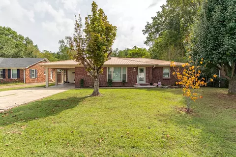 619 Green River Dr, Waynesboro, TN 38485