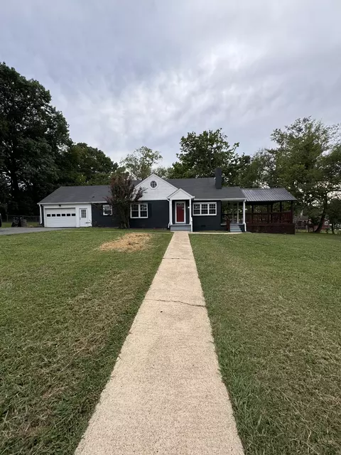 306 S Hillcrest Dr, Shelbyville, TN 37160