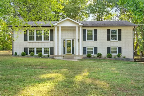 155 E Regent Dr, Clarksville, TN 37043