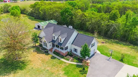 1055 Franklin Rd, Gallatin, TN 37066
