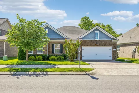 8005 Forest Hills Dr, Spring Hill, TN 37174