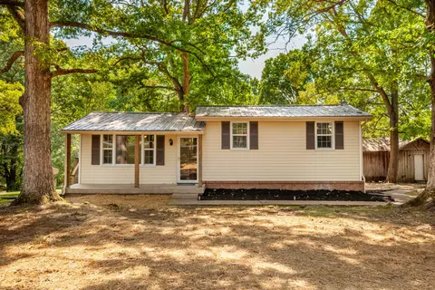 1720 Maple Valley Rd, Charlotte, TN 37036