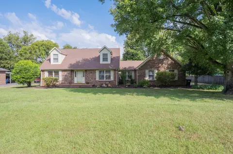 145 Paschal Dr, Murfreesboro, TN 37128