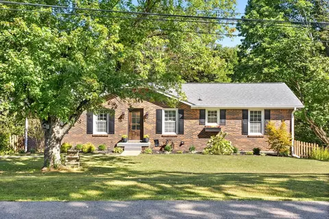 632 Chesterfield Cir, Clarksville, TN 37043