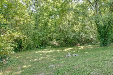 590 Highcrest Dr, Nashville, TN 37211