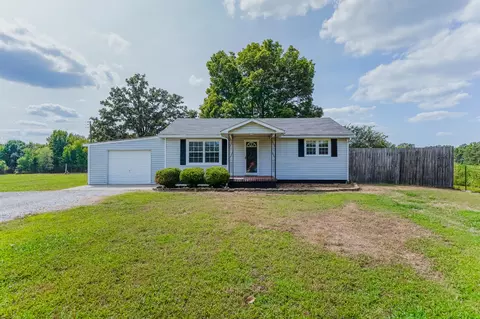 45 Bates Rd, Taft, TN 38488