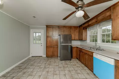 Kitchen - 45 Bates Rd, Taft, TN 38488 photo 2 of 3
