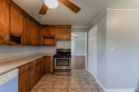 Entry Way - 45 Bates Rd, Taft, TN 38488 photo 1 of 1