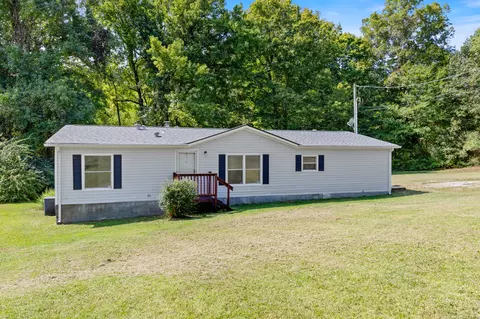 1025 Briarwood Dr, Charlotte, TN 37036