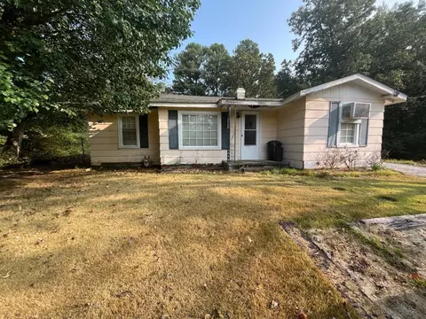 70 Old Bruceton Rd, Bruceton, TN 38317