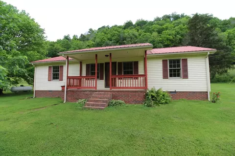 2492 Hartsville Rd, Lafayette, TN 37083