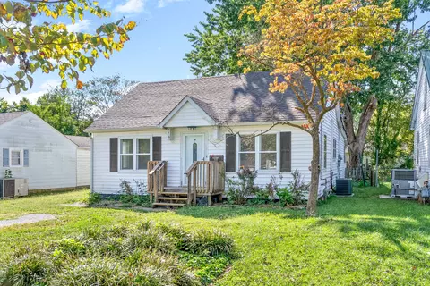 521 S Wooldridge Rd, Hopkinsville, KY 42240