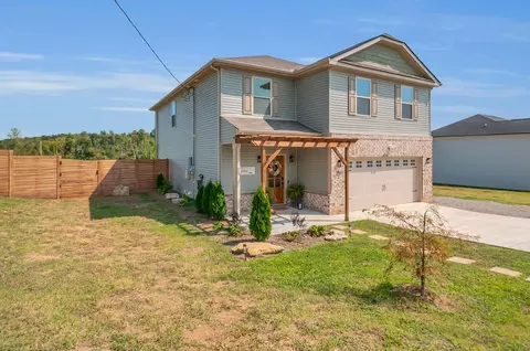 1037 E Piney Rd, Dickson, TN 37055