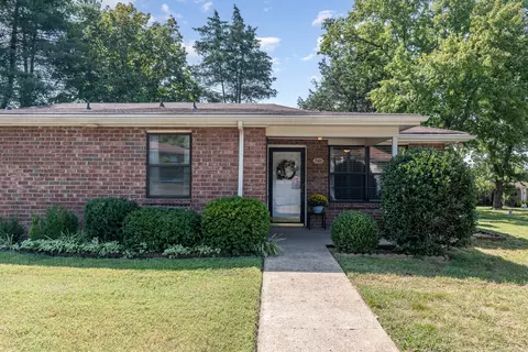 346 Deer Lake Dr, Nashville, TN 37221