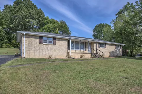 103 Greenbrier St, Dickson, TN 37055