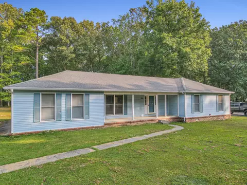 206 Prince Ln, Tullahoma, TN 37388