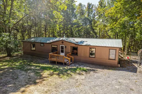 1019 Katy Ln, Bethpage, TN 37022