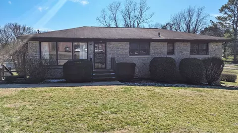 508 Scenic Dr, Fayetteville, TN 37334