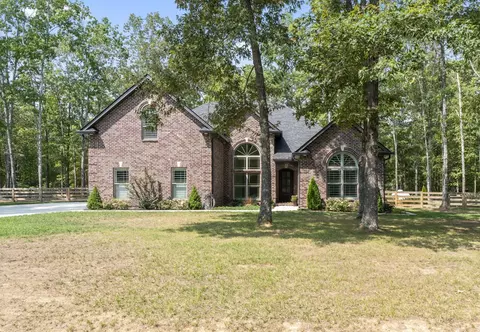 136 Winterberry Cir, Manchester, TN 37355