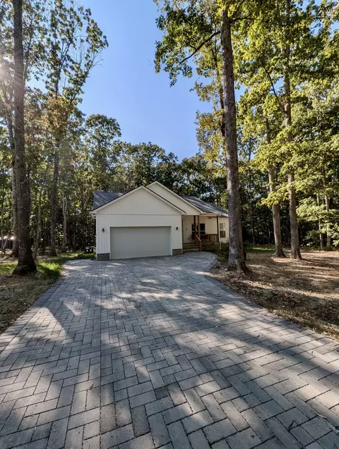 6519 Pinewood Meadows Ln, Nunnelly, TN 37137