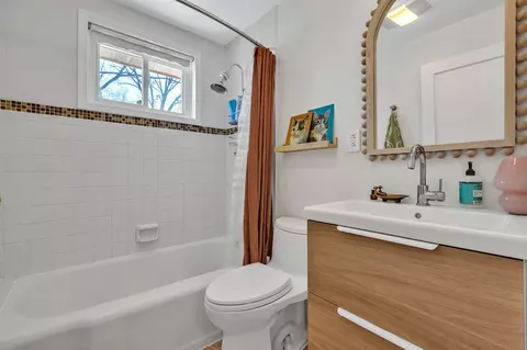 Bath - 309 E Marthona Rd, Madison, TN 37115 photo 1 of 3