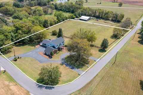 1038 Hillview Dr, Hendersonville, TN 37075
