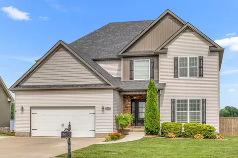 1084 Michaela Cir, Clarksville, TN 37043
