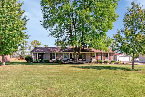 1109 Silver Meadow Dr, Lebanon, TN 37090