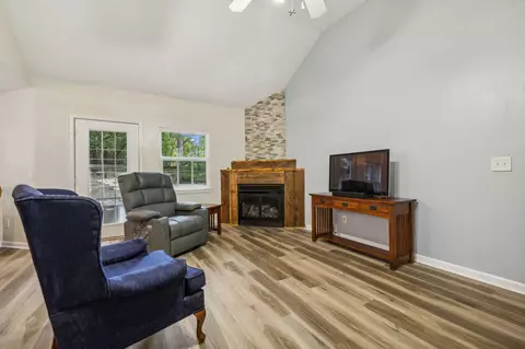 Living - 533 Leeza Loop, Dickson, TN 37055 photo 1 of 2