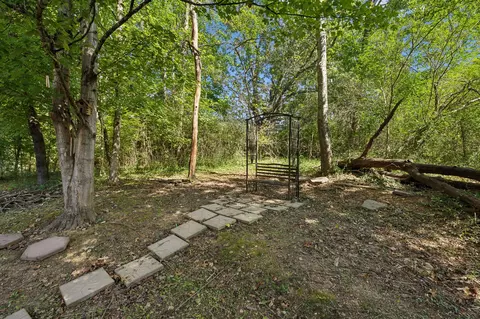 Exterior - 533 Leeza Loop, Dickson, TN 37055 photo 3 of 4