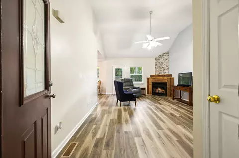 Entry Way - 533 Leeza Loop, Dickson, TN 37055 photo 1 of 1