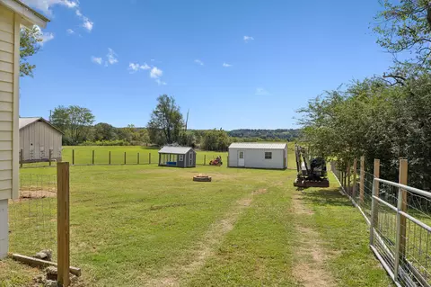 Exterior - 567 Highway 50, Centerville, TN 37033 photo 13 of 15