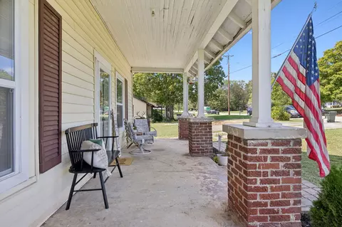 Exterior - 567 Highway 50, Centerville, TN 37033 photo 8 of 15