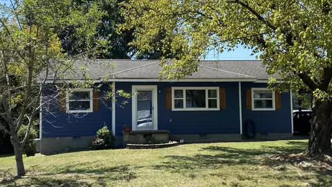 1210 Echo Dr, Hixson, TN 37343