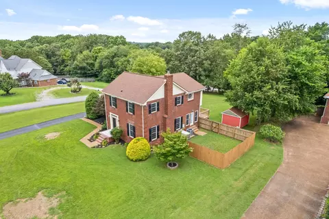 120 Baldridge Dr, Cottontown, TN 37048