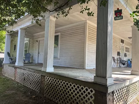Exterior - 443 E College St, Murfreesboro, TN 37130 photo 2 of 8